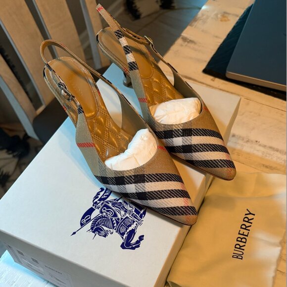 Burberry  55mm Birdie Slingback Pump NEW in box - Picture 1 of 10